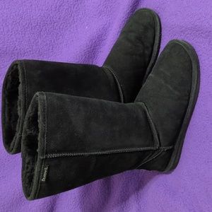Bearpaw Emma boots size 10